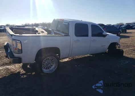 2010 GMC Sierra K1500 Slt z USA, uszkodzony, nr VIN 3GTRKWE33AG133551